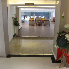 Sunny Holiday Hotel thumbnail 25
