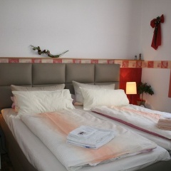 Ferienwohnungen & Gästezimmer Kachel - Bild 6