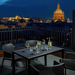 DownTown Suites Rubesova - Bild 17