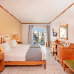 Gillieru Harbour Hotel thumbnail 3