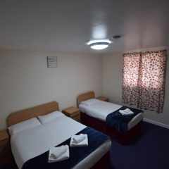 Woodlands Lodge Ilford thumbnail 13