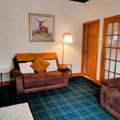 The Old Smiddy Cottage and Apartment thumbnail 2