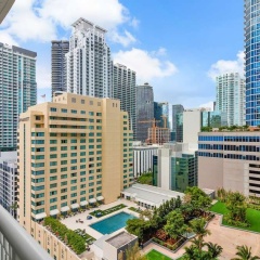 The Club at Brickell Bay Luxury Suites - Bild 24