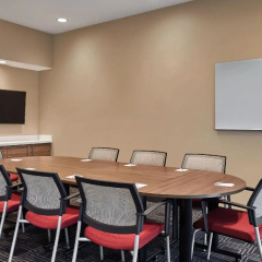 TownePlace Suites by Marriott Fort McMurray thumbnail 34