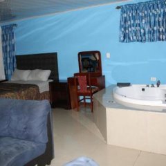 City King Apartment Hotel in Monrovia, Liberia from 162$, photos, reviews - zenhotels.com bathroom photo 3