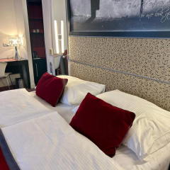 Red and Blue Design Hotel Prague - Bild 4