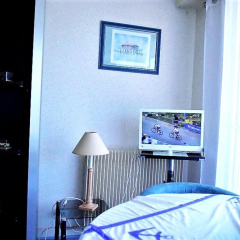 Studio In Arcachon With Wonderful Sea View And Furnished Balcony thumbnail 6