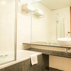 VIP Executive Art's Hotel - Bild 9