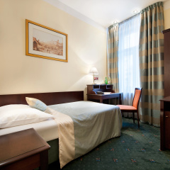 EA Hotel Downtown - Bild 6