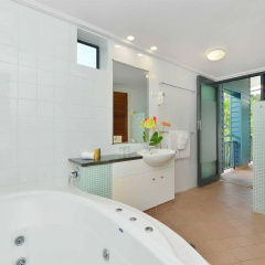 Seascape Holidays - Peninsula Apartments thumbnail 5
