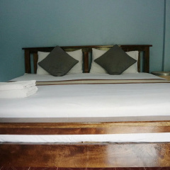 Marina Hut Guest House thumbnail 5