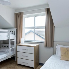 Marine Court Sea View thumbnail 1