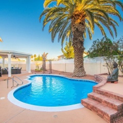 Palm Tree Paradise Luxurious 4 Bd Sleeps 16! - Bild 17