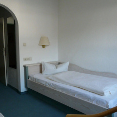 Hotel Roter Hahn - Bed & Breakfast - Bild 1