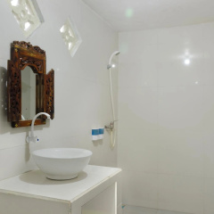 Warna Beach Hotel - Bild 9