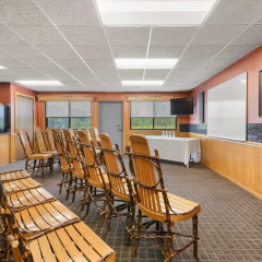 Super 8 by Wyndham Eveleth thumbnail 29