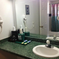 Hamilton Inn thumbnail 10