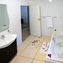 Woodbridge Lodge thumbnail 4