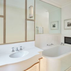 Отель The Connaught Великобритания, Лондон - отзывы, цены и фото номеров - забронировать отель The Connaught онлайн ванная фото 3