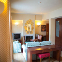 Maritsas Hotel & Suites thumbnail 13