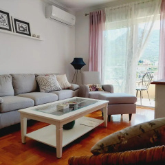 Sweet Apartment thumbnail 4