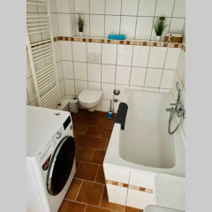 Liebevolle Fewo Seestadt mit Balkon und Badewanne - Bild 4