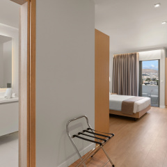 Gallery Central Piraeus Port - Bild 5