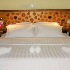 Sunshine Lodge thumbnail 17