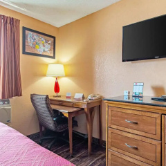 Econo Lodge thumbnail 22