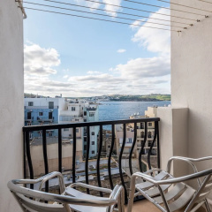 Seashells 2 bedroom Apartment with sunny terrace with stunning panoramic sea views by Getaways Malta thumbnail 7
