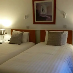 Halfway House Hotel thumbnail 5