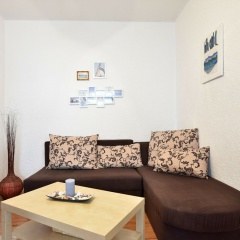 Spacious Apartment in Warnemunde Germany with Barbeque - Bild 4