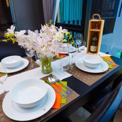 6th Avenue Phuket Surin - by Holy cow - Bild 11