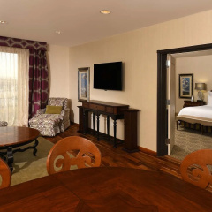 Woolley’s Classic Suites thumbnail 3