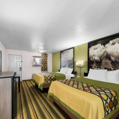 Super 8 by Wyndham Pleasanton thumbnail 5