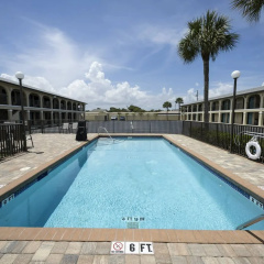 Ocean Breeze Inn thumbnail 14