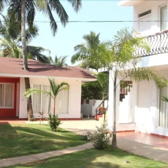 Paparazzi Resort