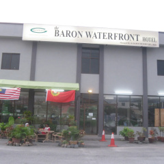 Baron Waterfront Hotel thumbnail 1