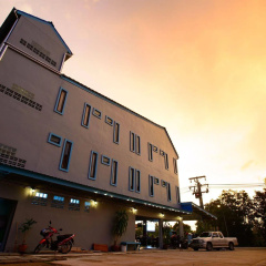 Seabox Khaolak Hostel - Bild 1