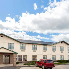 Delavan Inn and Suites thumbnail 4