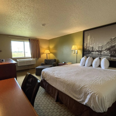 Super 8 by Wyndham Pontiac thumbnail 2