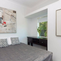 Hampton Court Apartments thumbnail 4