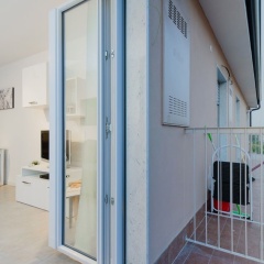Hintown - Marina's White Apartment thumbnail 2