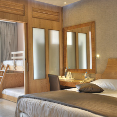 Adams Beach Hotel & Spa thumbnail 5