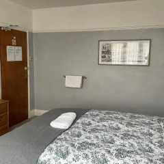 Maple Leaf Guest House thumbnail 3