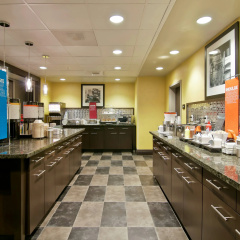 Hampton Inn & Suites Bellevue Downtown-Seattle thumbnail 40