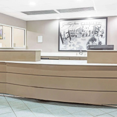 Super 8 by Wyndham Marianna I-10 thumbnail 2