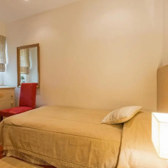 Sunny Lounge Apartment thumbnail 2