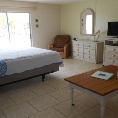 Sunshine Island Inn thumbnail 1