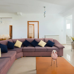 Sunset Villa thumbnail 1